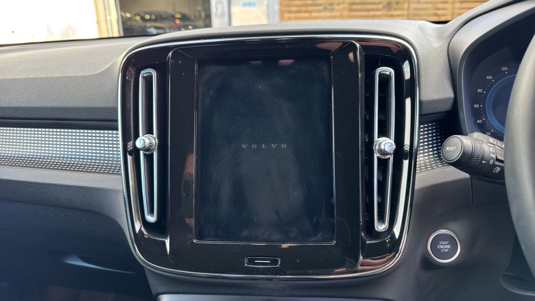 Volvo XC40 2.0 B4P Plus Dark 5dr Auto Petrol Estate